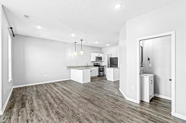 Building Photo - 260 N 10th St