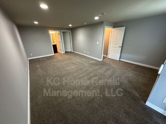 Building Photo - 10530 Kane Dr