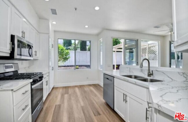 Building Photo - 1817 Calypso Dr