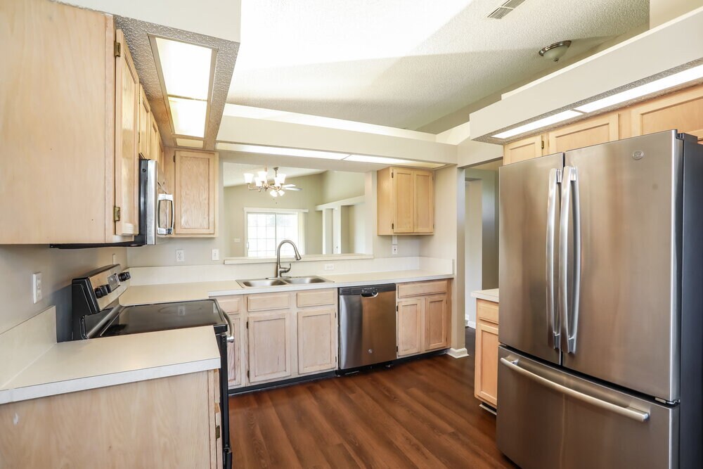 Building Photo - 7410 Carriage Side Ct