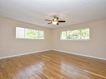 Building Photo - 905 Parker Cir