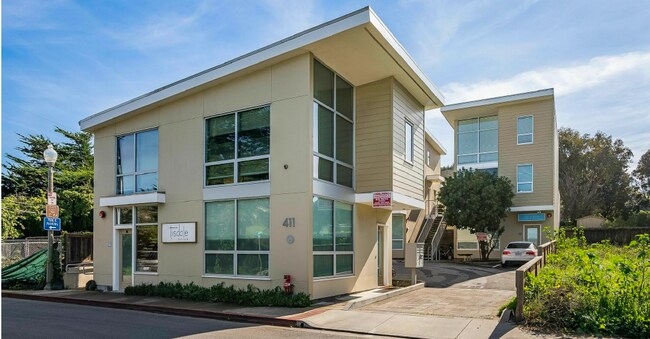 Building Photo - The Gem of Pacifica