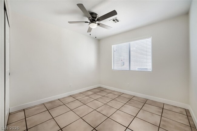 Building Photo - 2709 Camphor Tree St