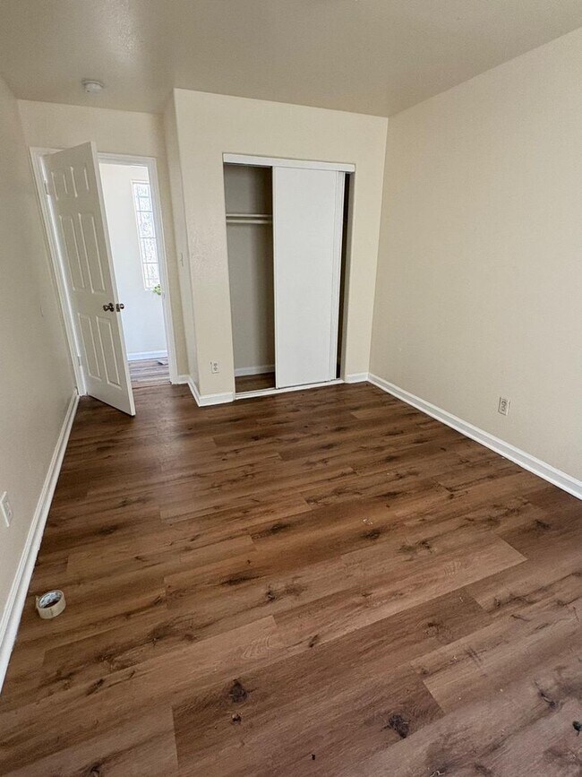Building Photo - 3 Bed/2 Bath Move In Today! $3,500