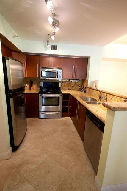 Building Photo - 120 Yacht Club Way
