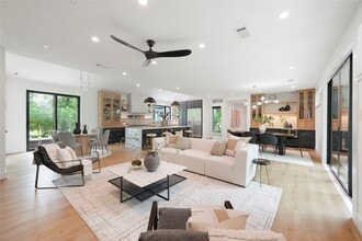 Building Photo - 5510 Harvest Oak Landing Dr