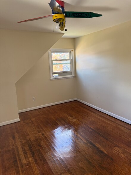 Building Photo - 5927 Holland Rd