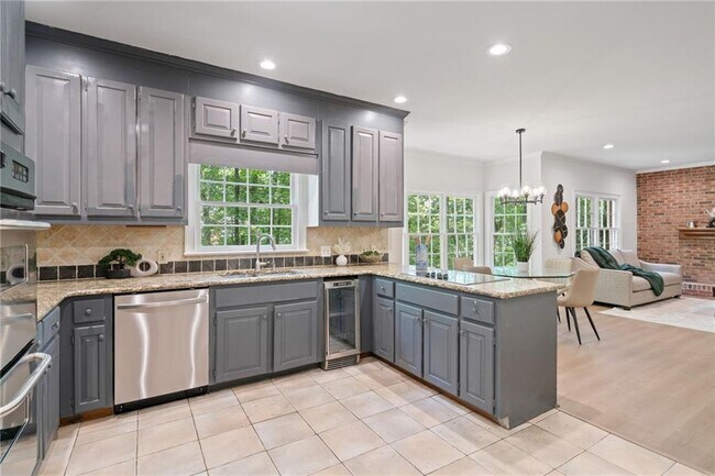 Building Photo - 80 Cliffcreek Trce NE