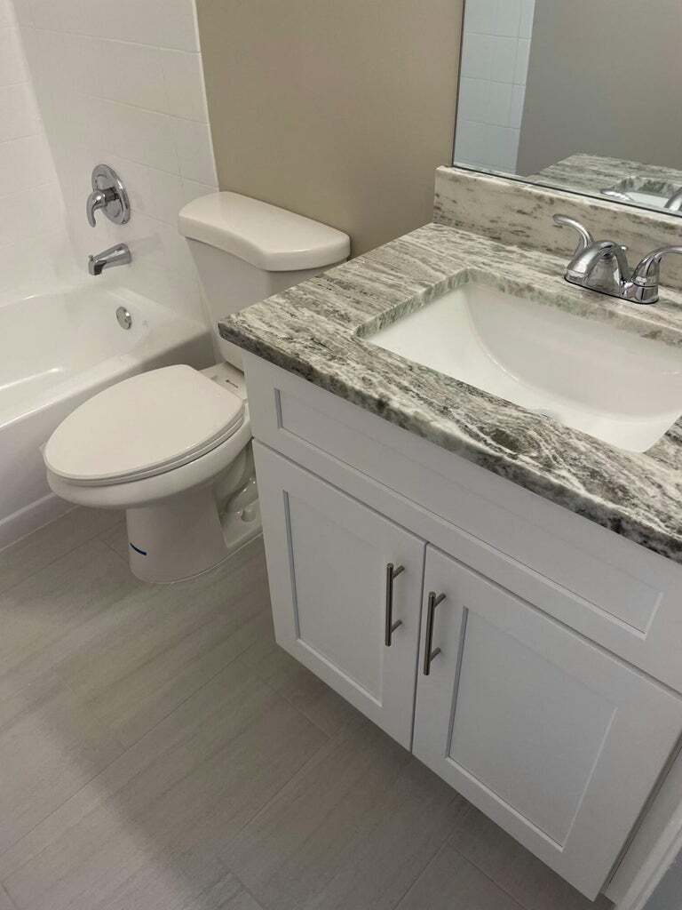 Building Photo - 2504 Seaside Dr