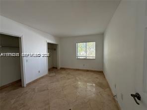 Building Photo - 8435 Crespi Blvd