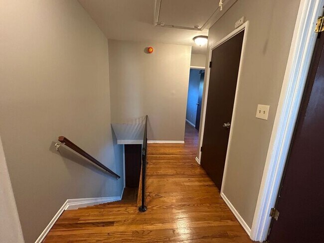 Building Photo - 1389 W Galbraith Rd