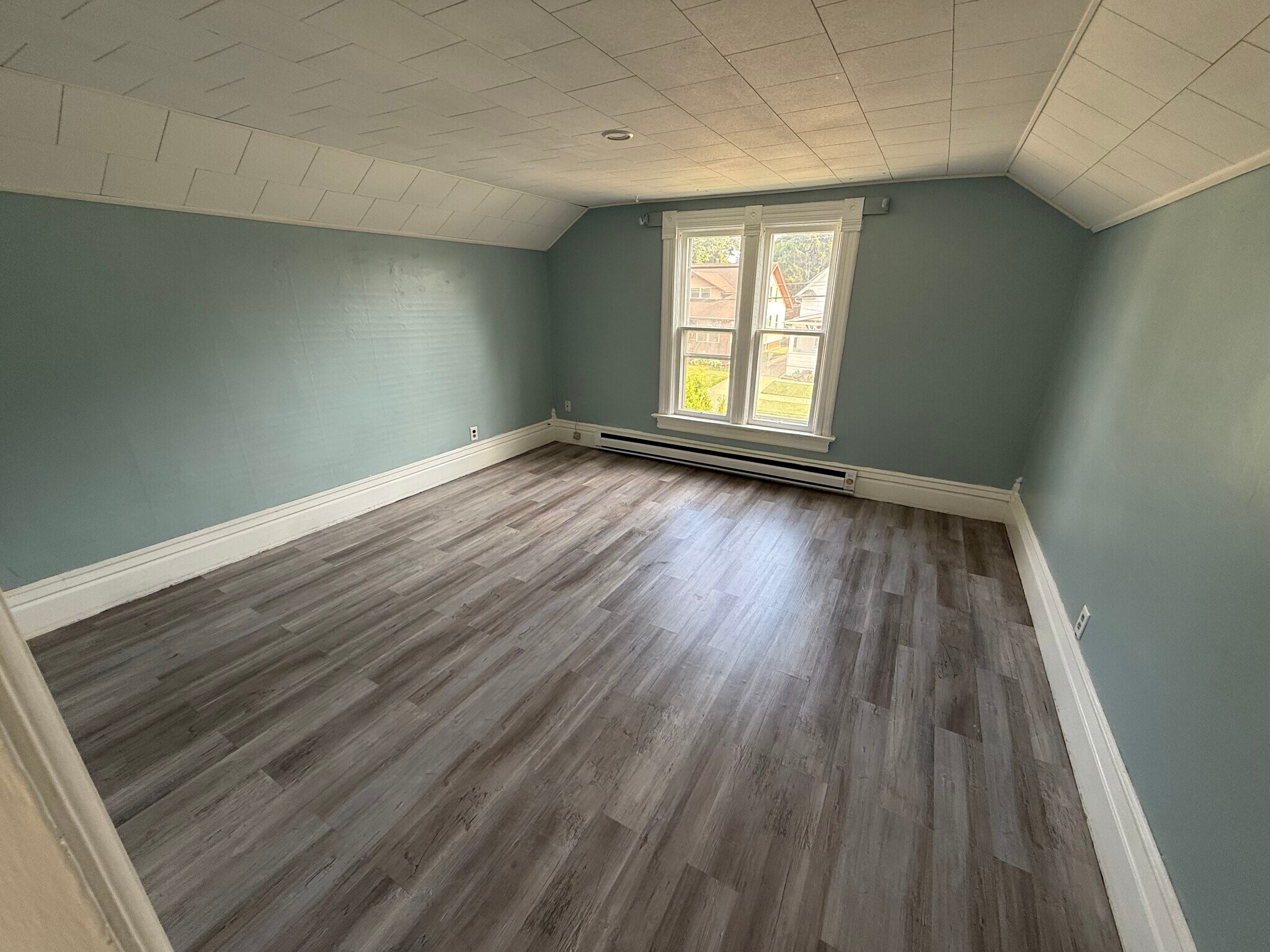 Living Room - 406 W 14th Ave