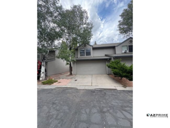 Building Photo - Lovely house