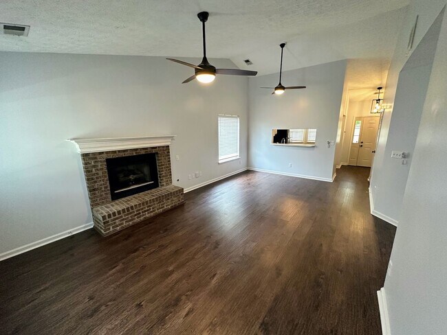 Building Photo - 3821 Landridge Dr
