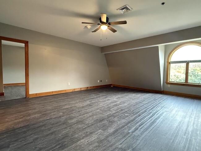 Building Photo - 11 Centre St