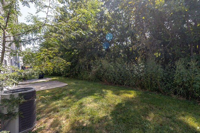 Building Photo - 4700 Dehaven Dr