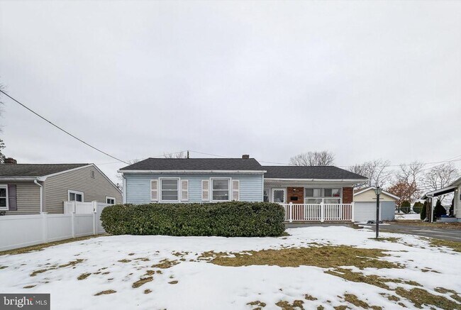 Building Photo - 1569 Fleming St