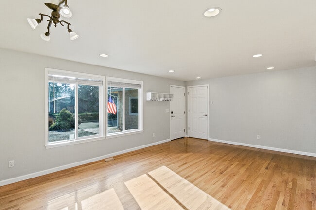 Building Photo - 10538 NE 141st St