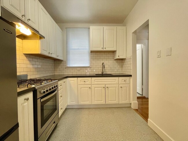 Building Photo - 440 Hyde St