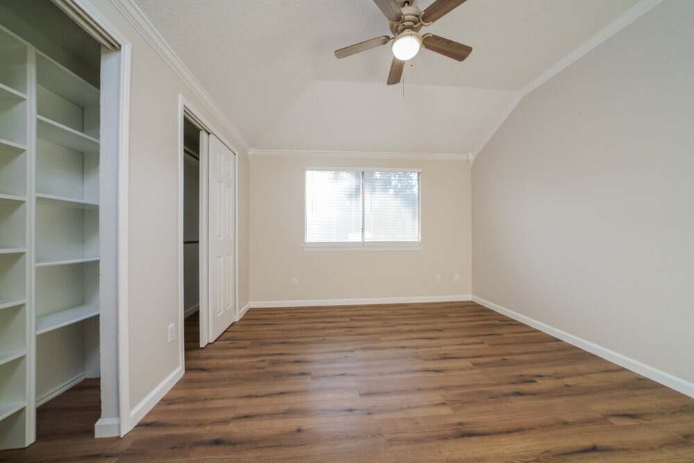 Building Photo - 6732 Woodsmoke Way