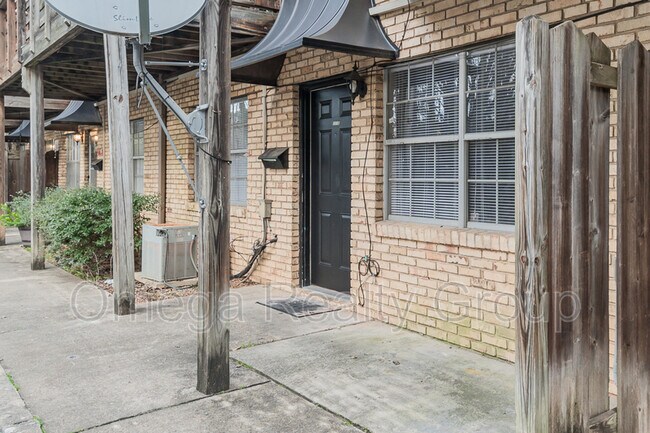 Building Photo - 3332 Warringwood Dr