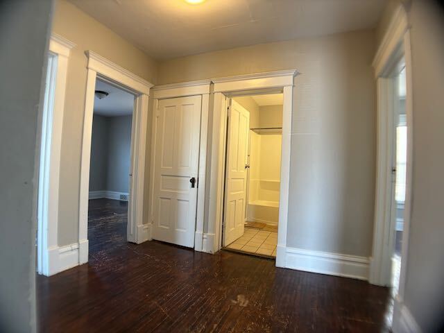 Building Photo - Large Home near Bradley University