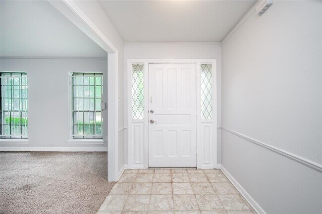 Building Photo - 15319 Paseo Del Rey Dr