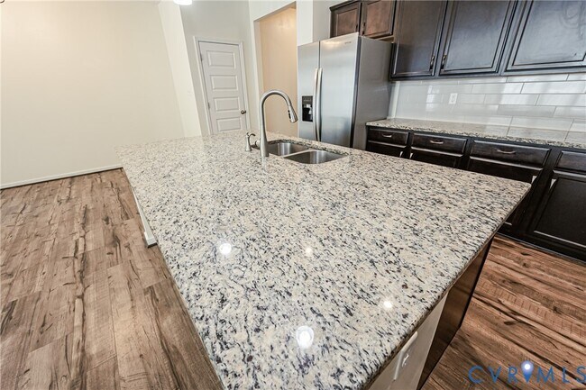 Building Photo - 18353 Palisades Ct