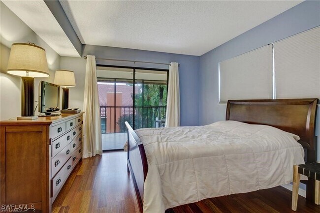 Building Photo - 124 Cypress Way E