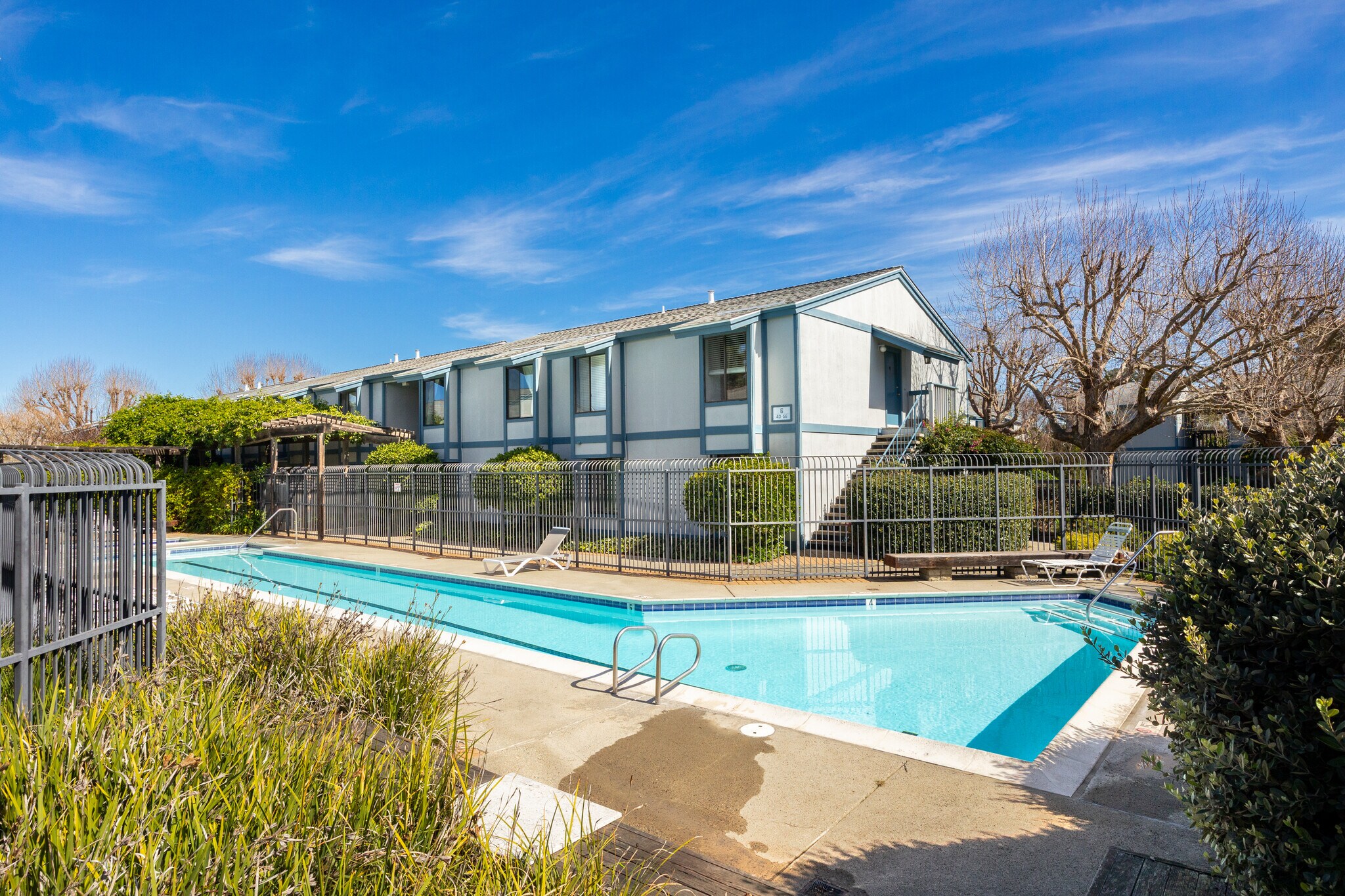 Building Photo - 1925 46th Ave