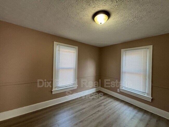 Building Photo - 1903 Tytus Ave