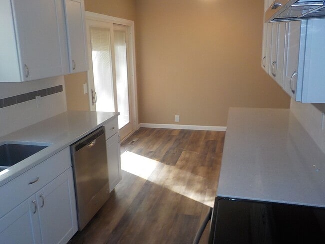 Building Photo - 1333 Fogarty Dr