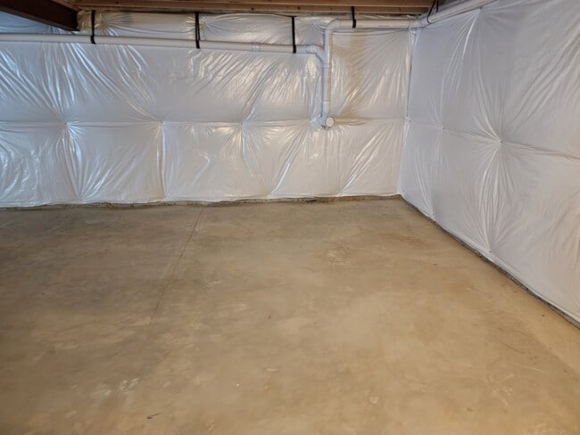 Building Photo - 702 Four Seasons Ct
