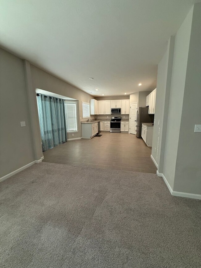 Building Photo - Silver Creek Meadows Subdivision