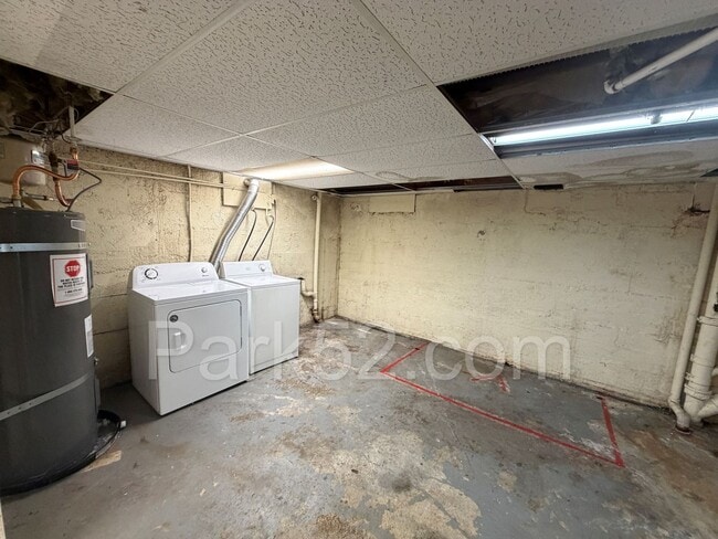 Building Photo - $500 Off 1st Full Month! Tacoma Area 3 Bedroom 1 Bathroom Duplex