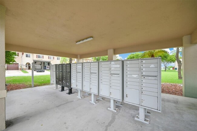 Building Photo - 8885 SW 221st Terrace