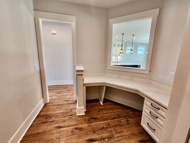 Building Photo - Like new beauty in Point Hope - Charleston