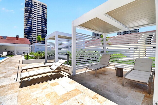Building Photo - 4000 N Ocean Dr