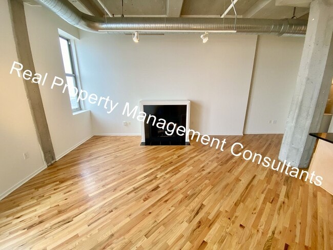 Building Photo - Move In Special 2-Bedroom  in Western Auto...