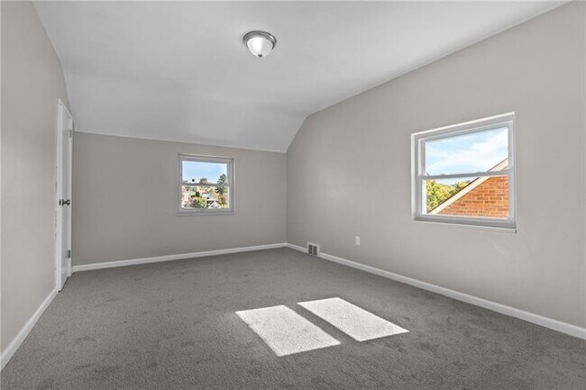 Building Photo - 2982 Kestner Ave