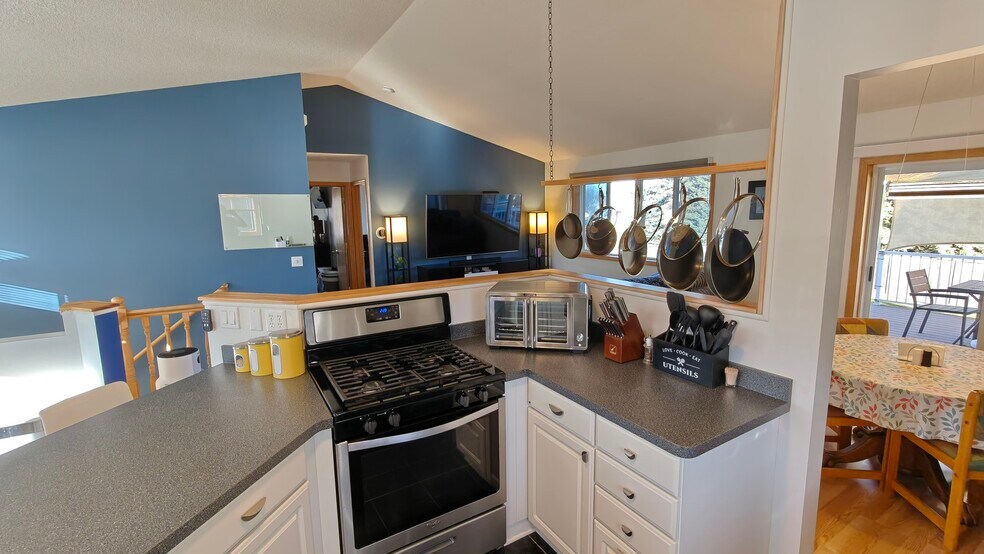 Building Photo - 1943 Parkway Ave