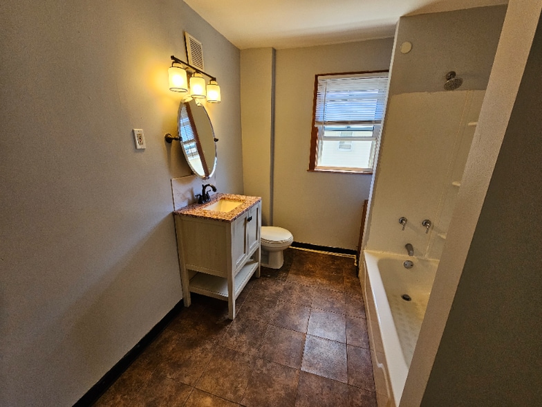 Building Photo - 1777 Marks Ave