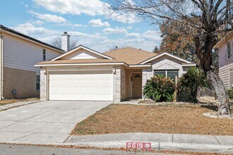 Building Photo - ***APPLICATION CURRENTLY UNDER REVIEW***Well-Maintained One-Story in Woodthorn Subdivision