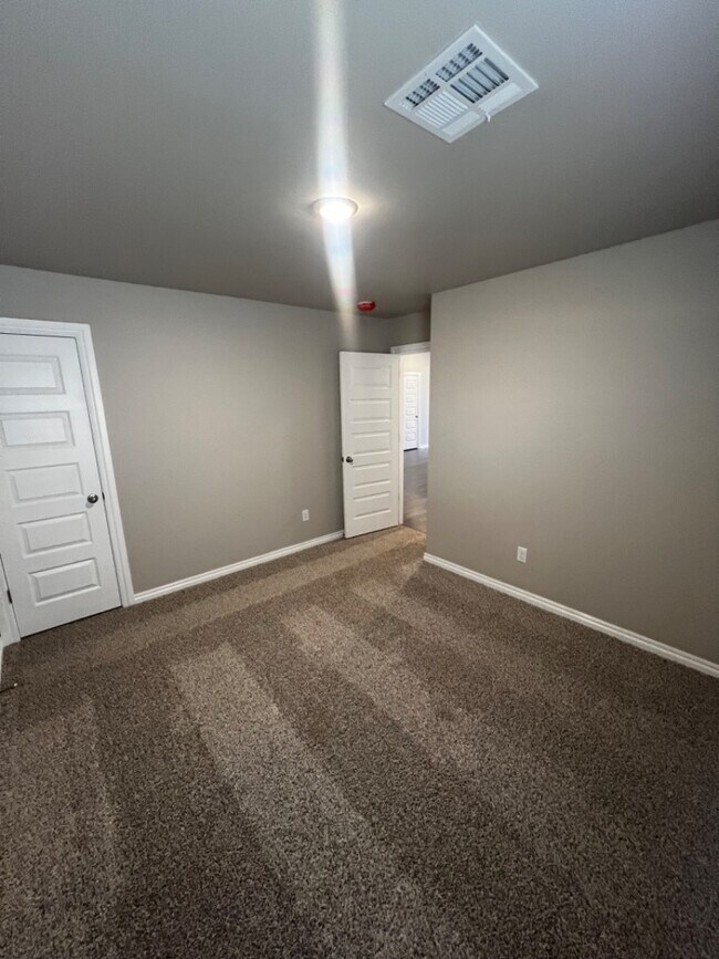 Building Photo - 2765 Alice Wy