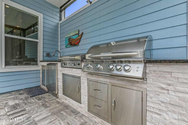 Building Photo - 452 Quail Vista Dr