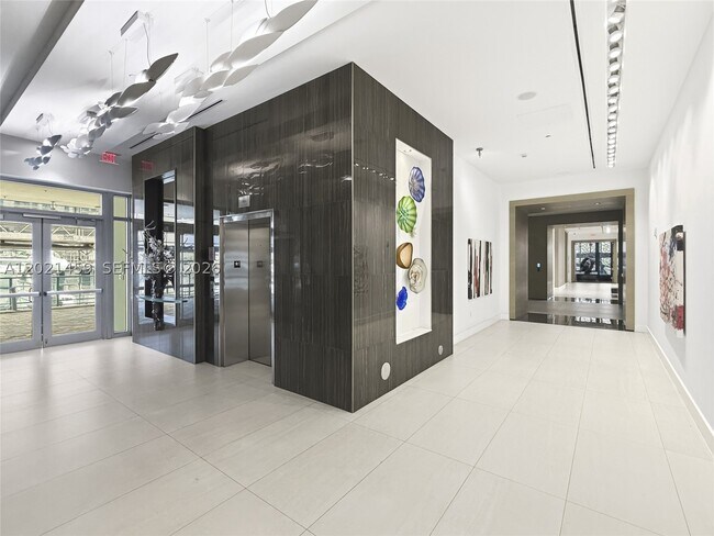 Building Photo - 17301 Biscayne Blvd