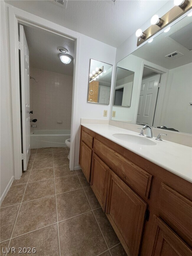 Building Photo - 2119 Pine Breeze Ln