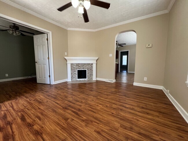 Building Photo - 1726 Starkweather Ave