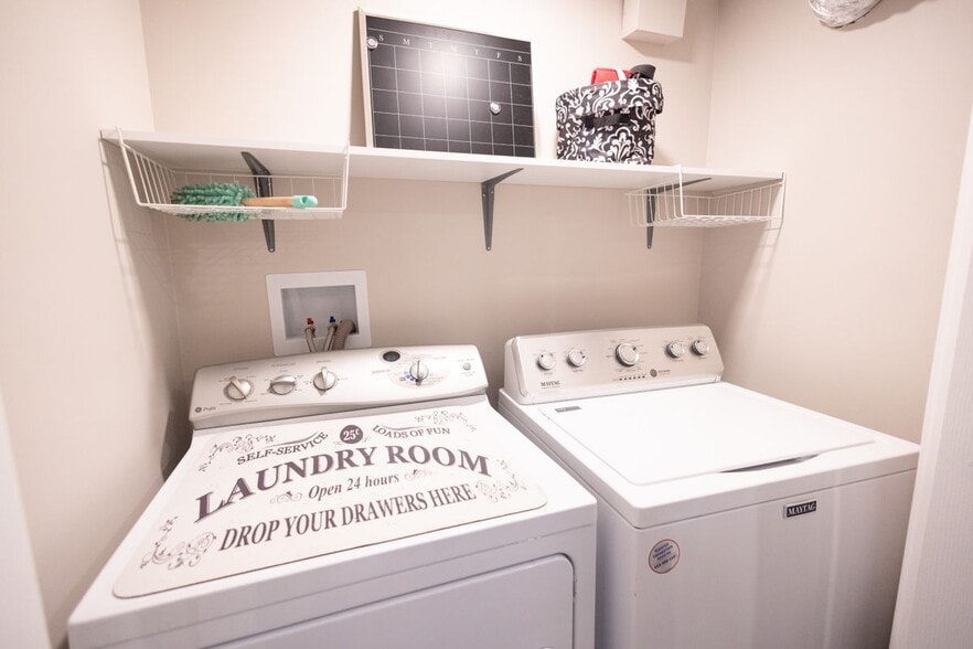 Building Photo - 9220 Weathersfield Dr