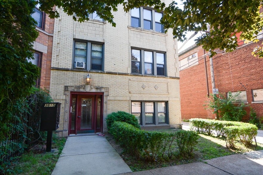 Building Photo - 3621 N Paulina St